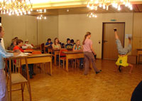 [Foto] Auftritt im Fr&uuml;hjahr 2005 in Bethanien: Theaterst&uuml;ck: Schule gestern und heute